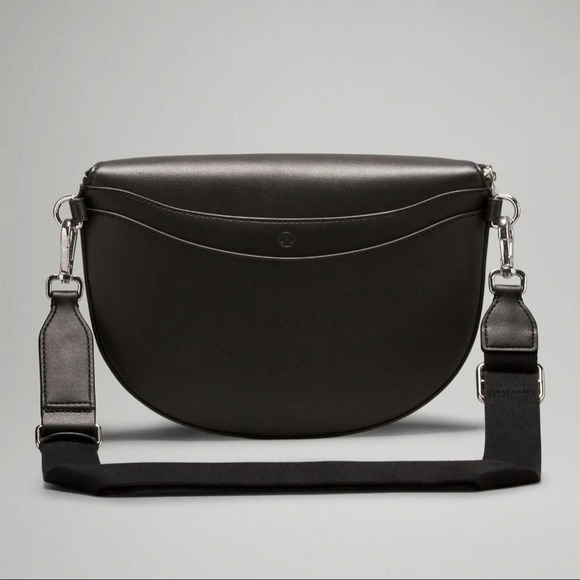🆕🌵 LAST ONE Lululemon Cactus Material Saddle Crossbody Bag 2L - Black - Picture 2 of 7